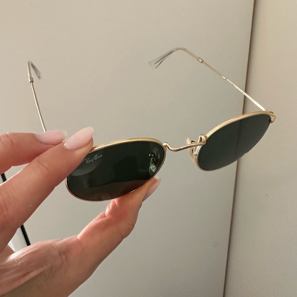 SOLD: Round gold Rayban sunglasses - Picture 2 of 3